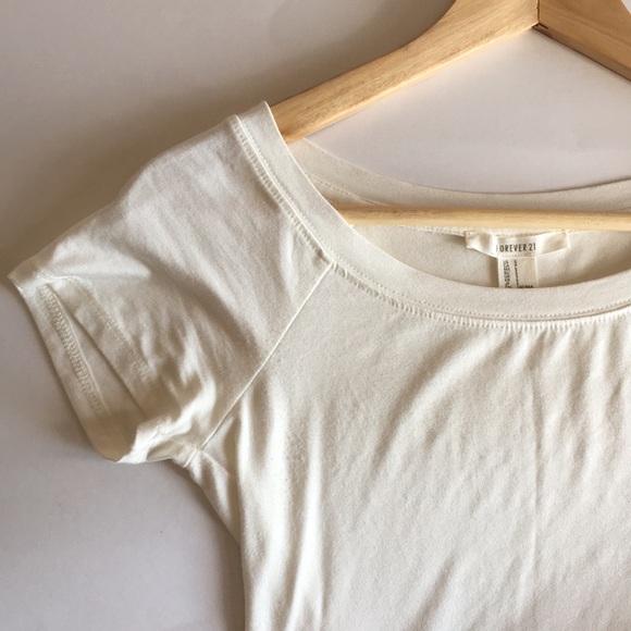 Forever 21- Cropped cream tee - Picture 1 of 4